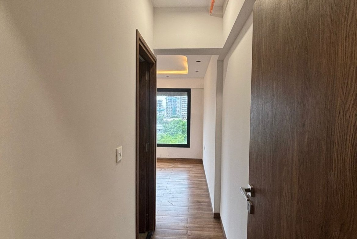 Urna 71P by Sanjay Mittal, Borivali East