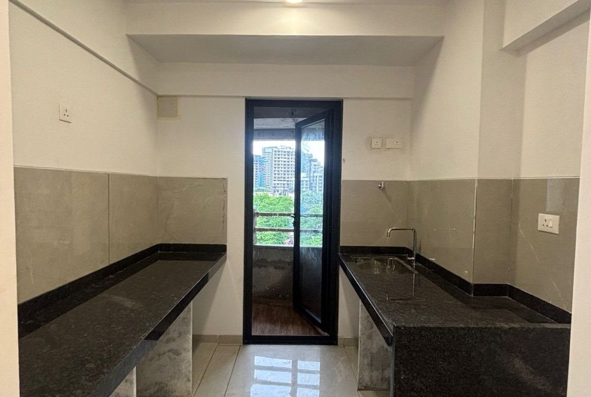 Urna 71P by Sanjay Mittal, Borivali East